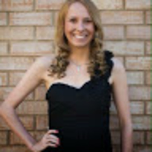 Meet your Posher, Cassandra - Picture 1 of 1